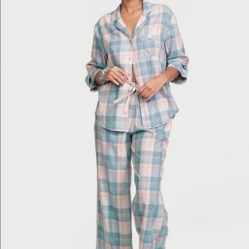 Victoria’s Secret Tiffany Blue Flannel Long PJs